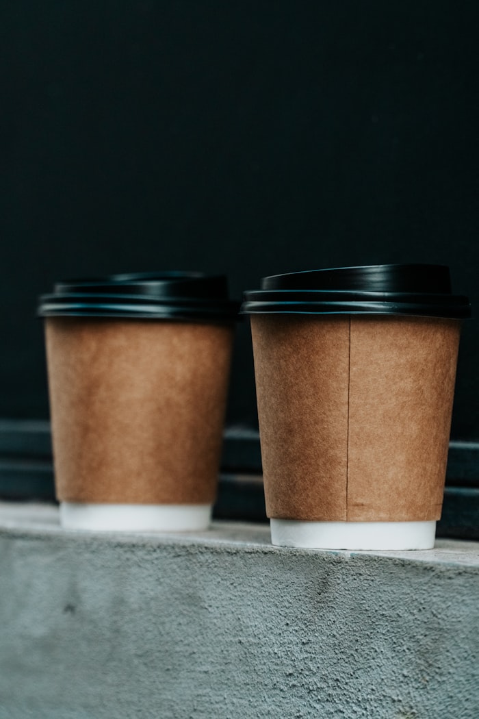 Kraft paper cup with sleeve