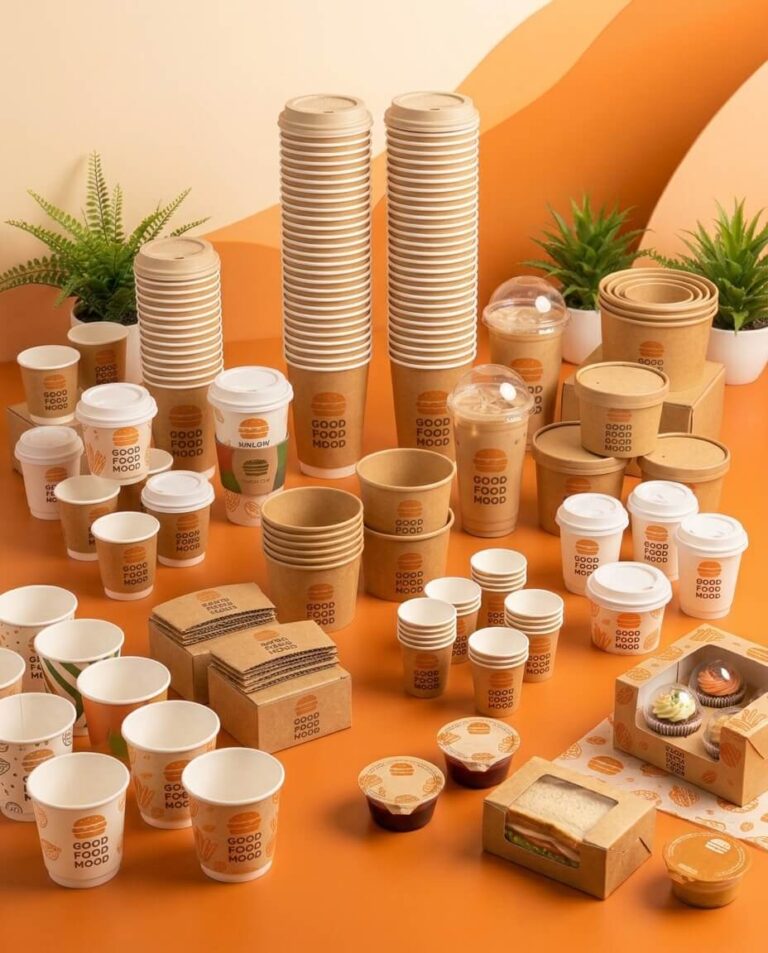 Branded paper coffee cups, soup cups, bowls and sauce pots printed with a custom food brand